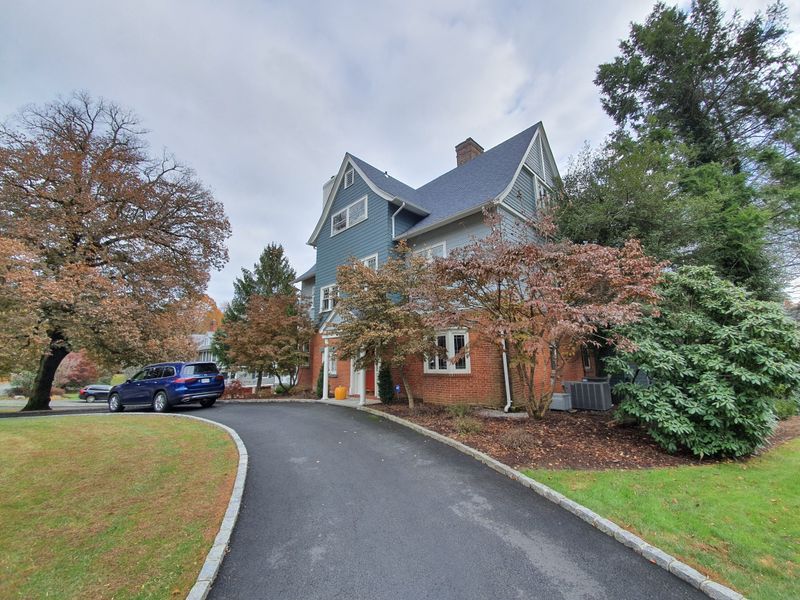 Short Hills, New Jersey (Millburn Township)