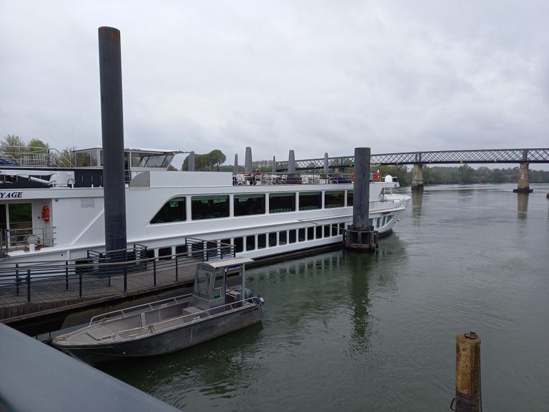 Unison River Cruises (e.g., Uniworld)