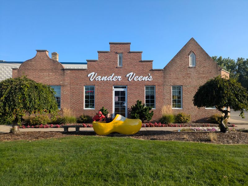 Vander Veen's The Dutch Store - Wyoming, MI