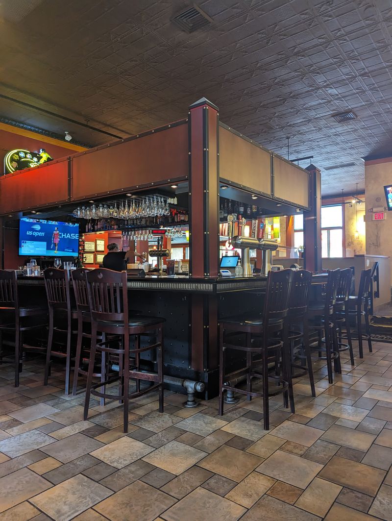 Full Bar, Local Drafts, Easy Sips