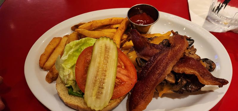 Classic Cheeseburger