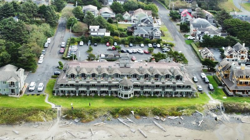 Downtown Boutiques and Coastal Galleries