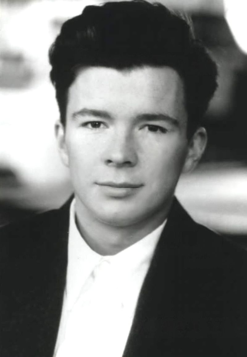 “Never Gonna Give You Up” – Rick Astley (1987)