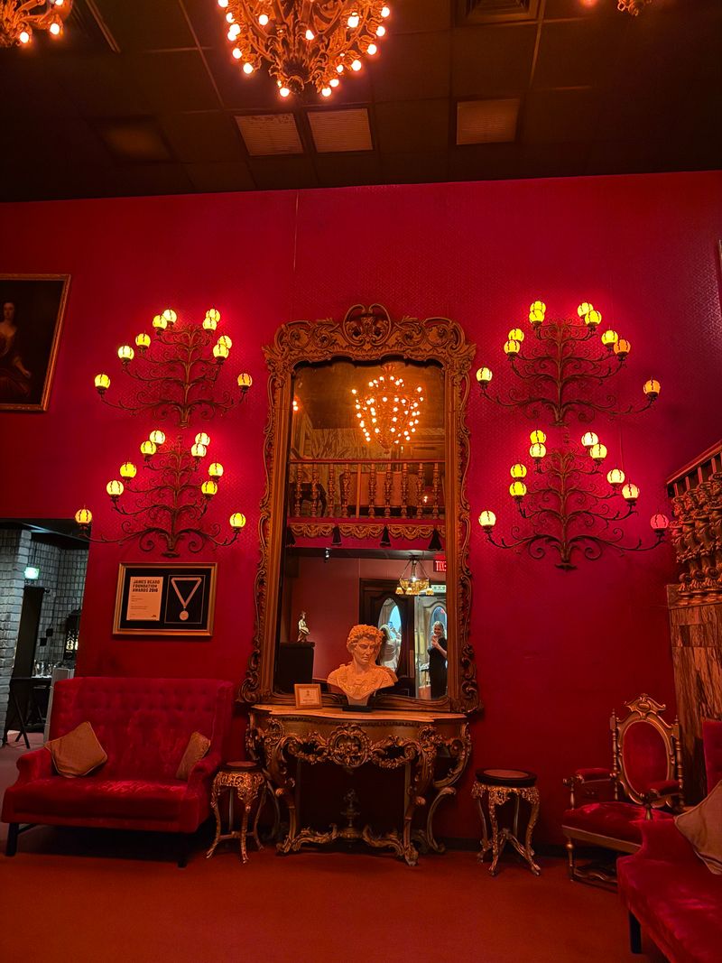 Ambiance And Design Details