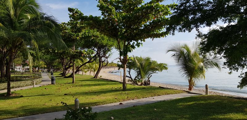 Haiti — Caribbean Beauty Amid Risk