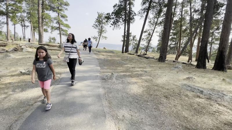 Plan Your Visit: Trails, Hours, and Respectful Etiquette