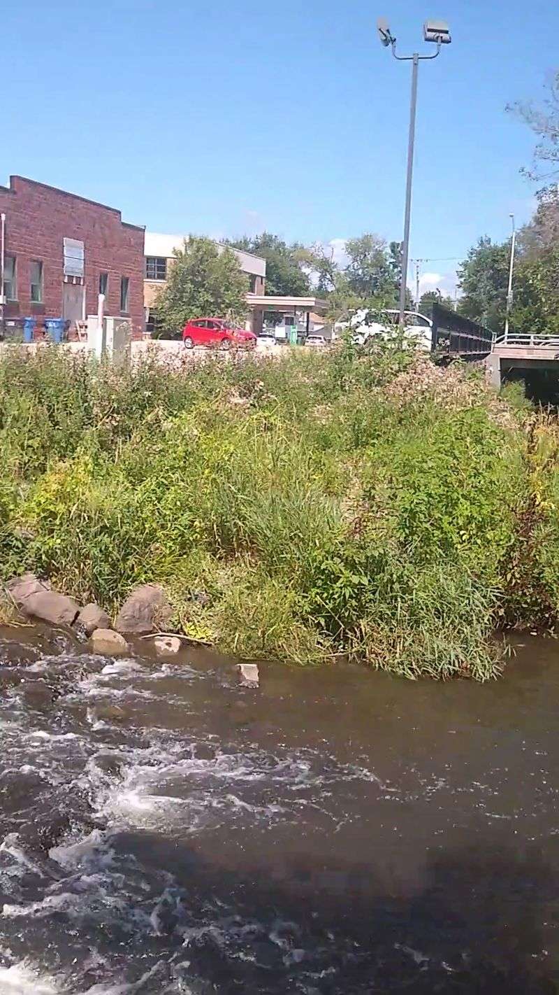 Walkable Downtown Full of Shops & Dining