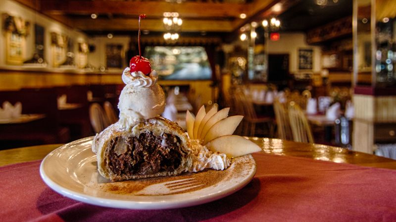 Apple Strudel to Swoon Over