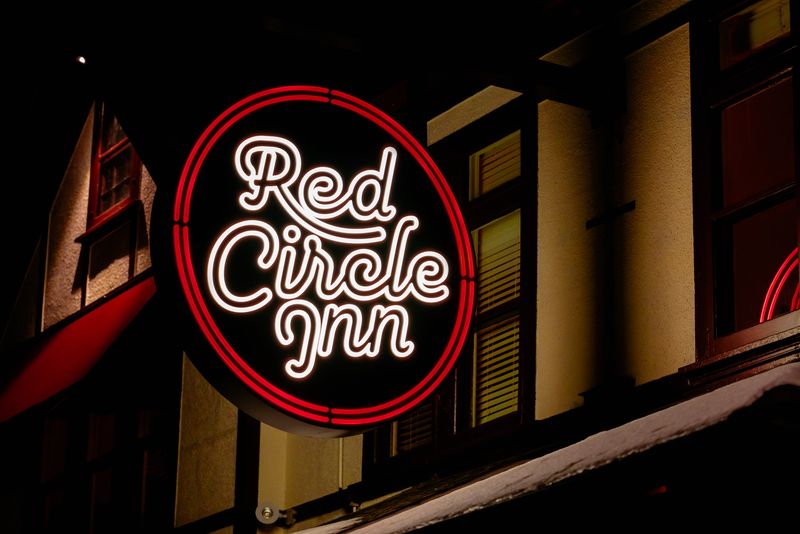 Red Circle Inn - Nashotah