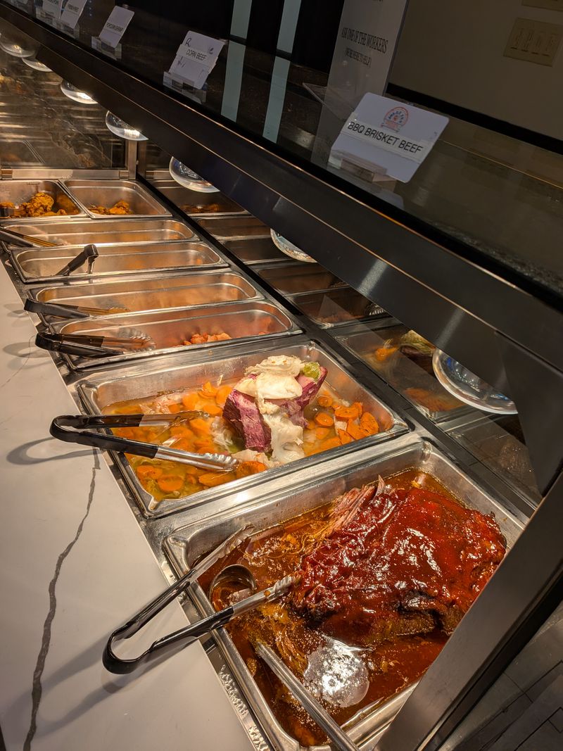 Jolly Inn Polish Restaurant & Banquet Hall (Chicago) - Buffet-style Polish comfort food