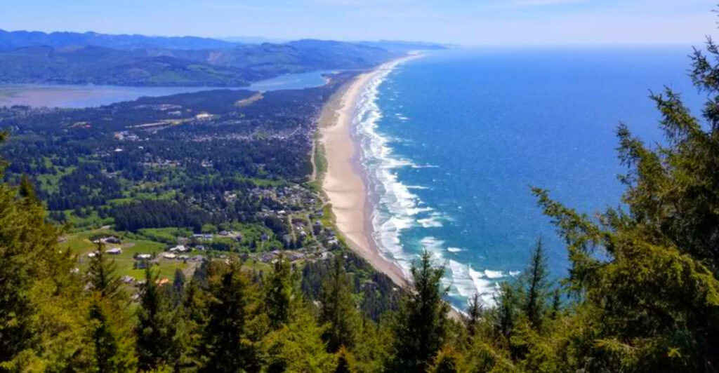 Locals in Portland Are Weekend-Tripping to This Cozy Coastal Village