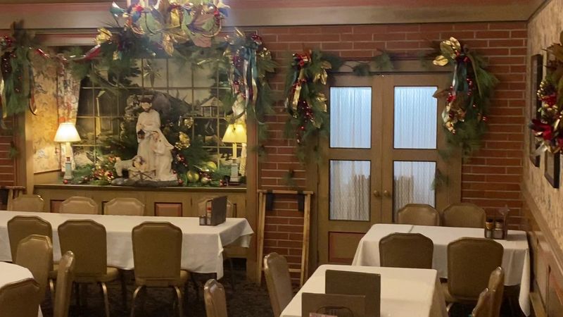 Reservations, Waitlist, and Busy Night Tips