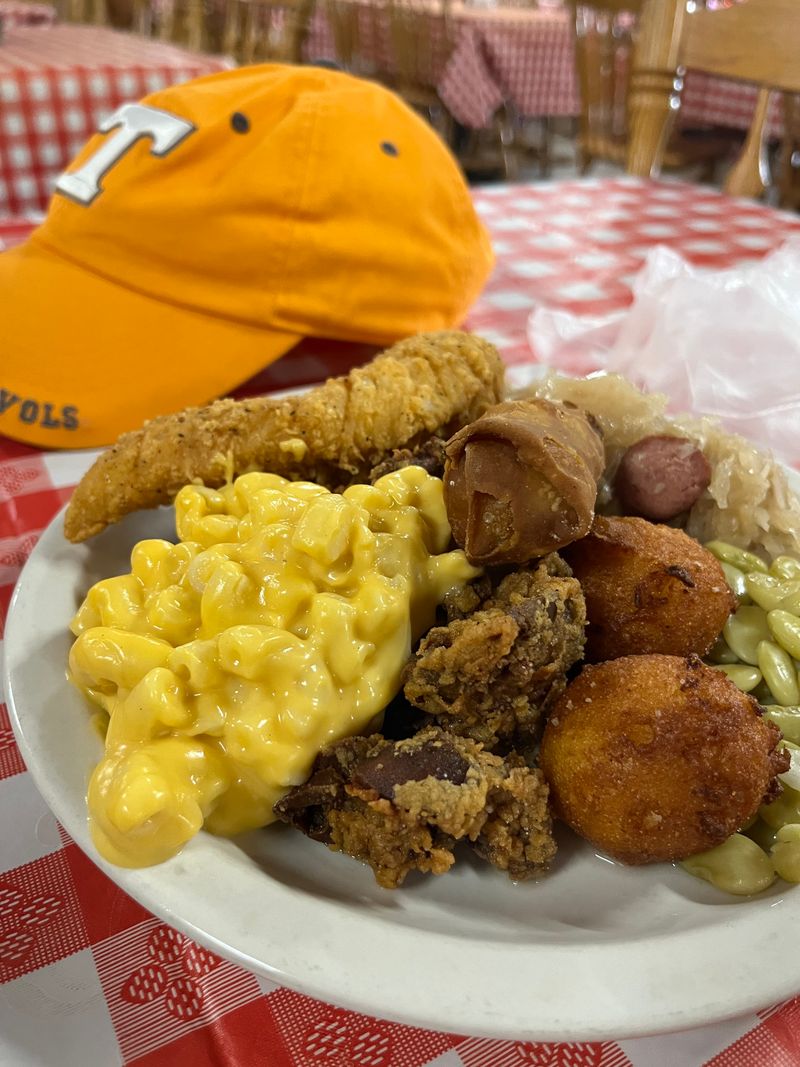 The Manor at Dickson — Dickson, TN