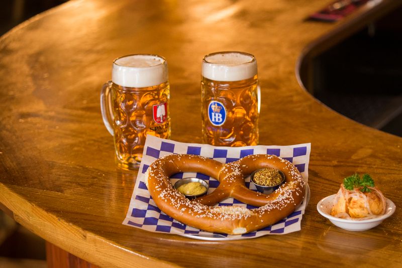 Friendly Service, Zero Pretense