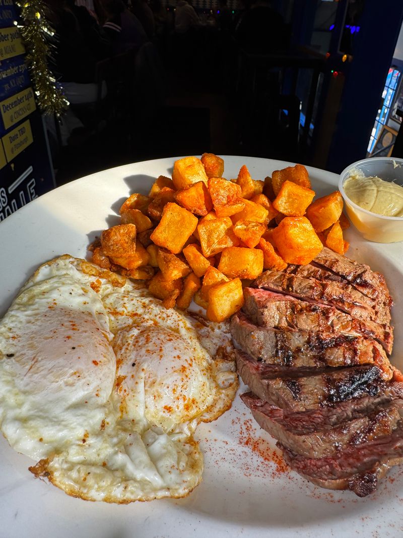 Sunday Brunch And Bottomless Vibes