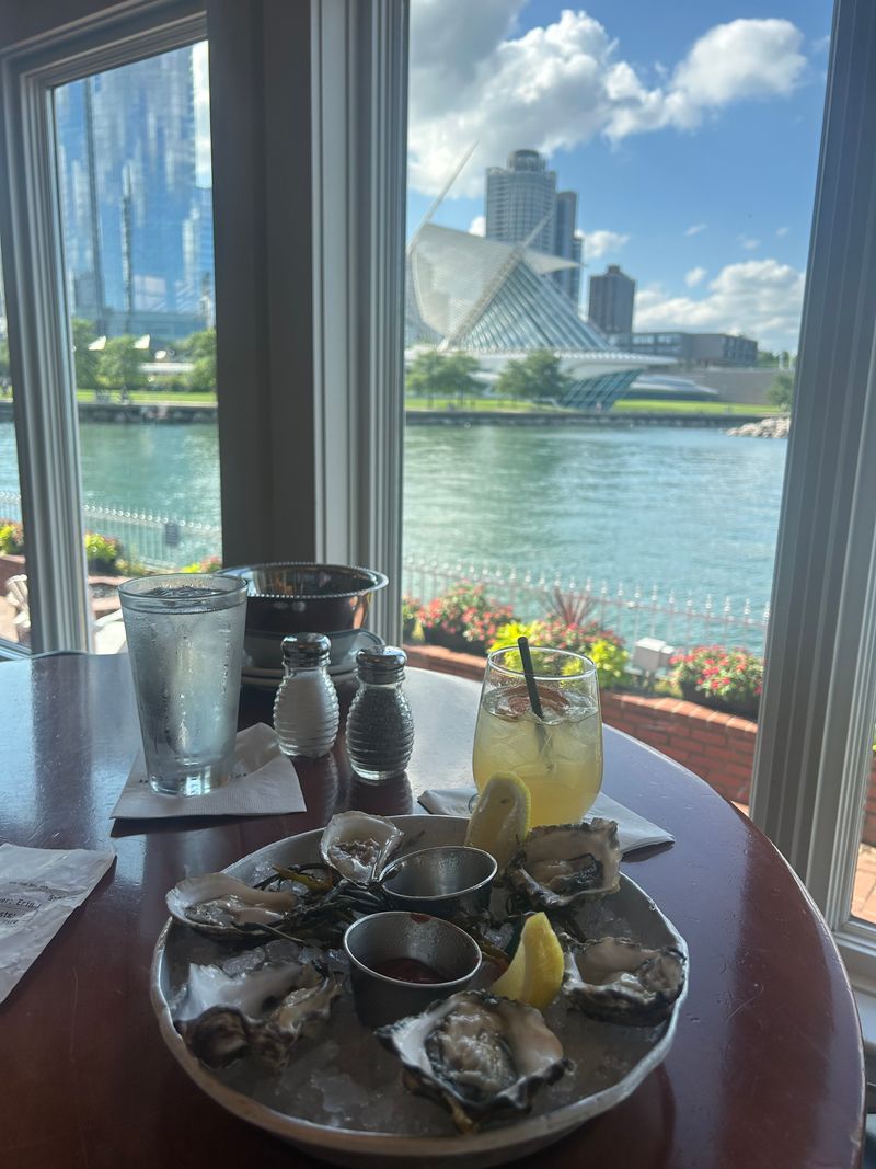 Lakefront Brunch on Sundays