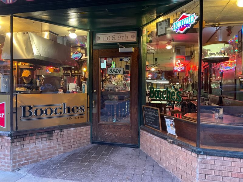 Booches – Columbia