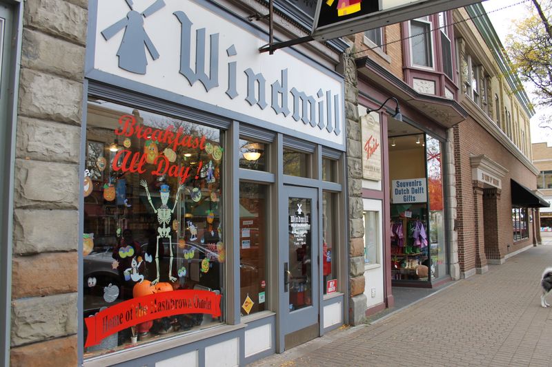 Windmill Restaurant & Dutch Bakery, Holland, MI