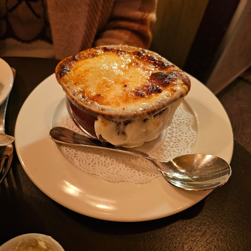 French Onion Soup That Sets The Bar