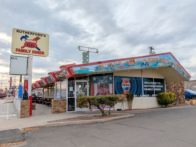 Rutherford's 66 Family Diner