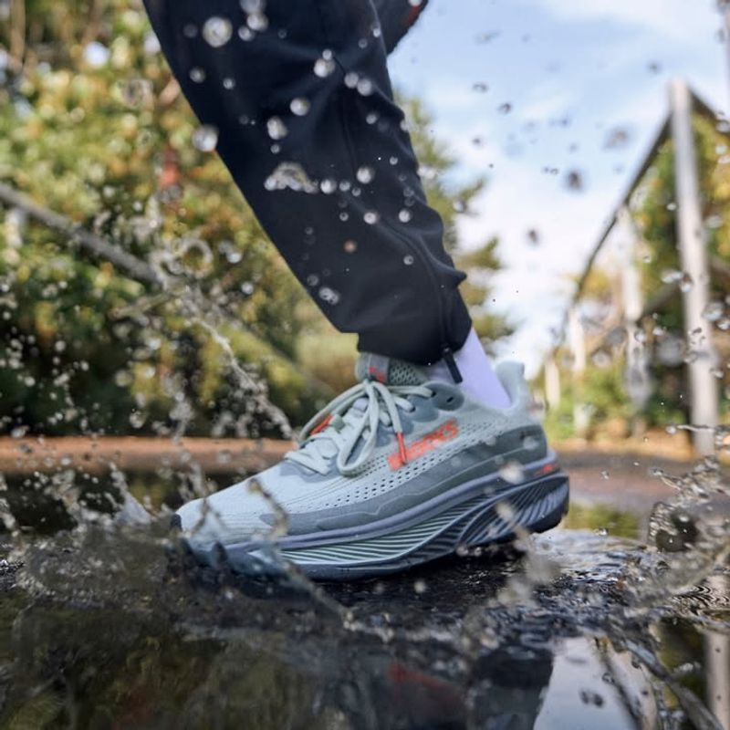 Brooks Ghost 17 AT GTX (Women’s)