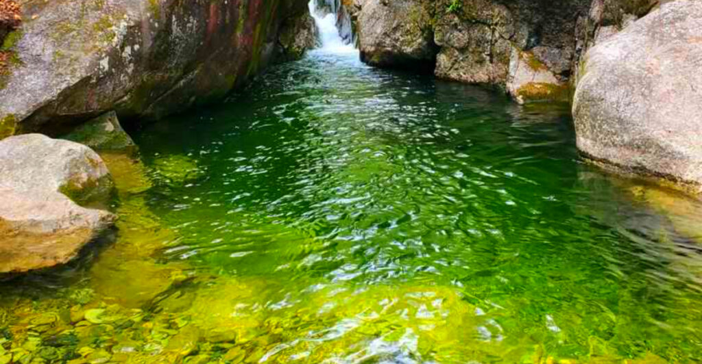 New Hampshire’s Emerald Pool Is a Secret Snowmelt Swimming Hole
