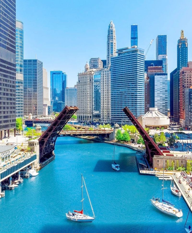 Illinois: Lower overall score with affordability rank (41) and mid-pack health care (28)