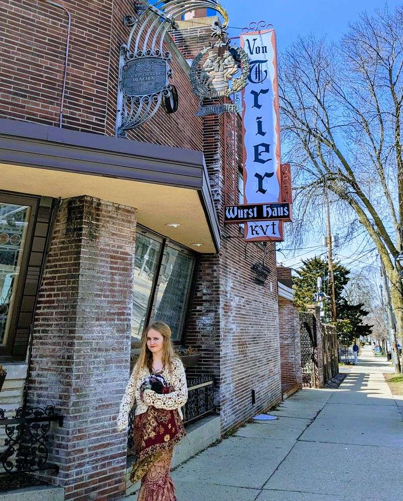 Von Trier (East Side)