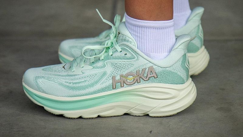 Hoka Clifton 10