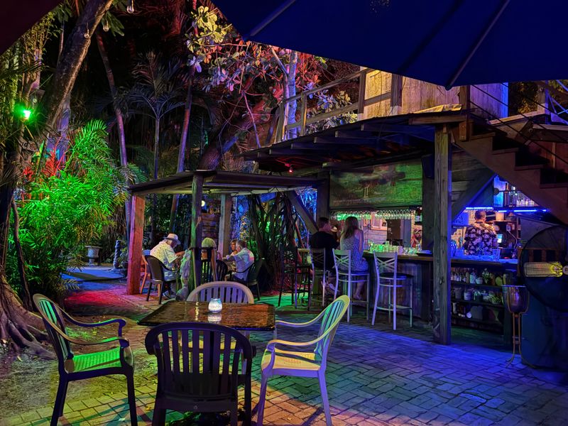 Live Music That Sets The Tone