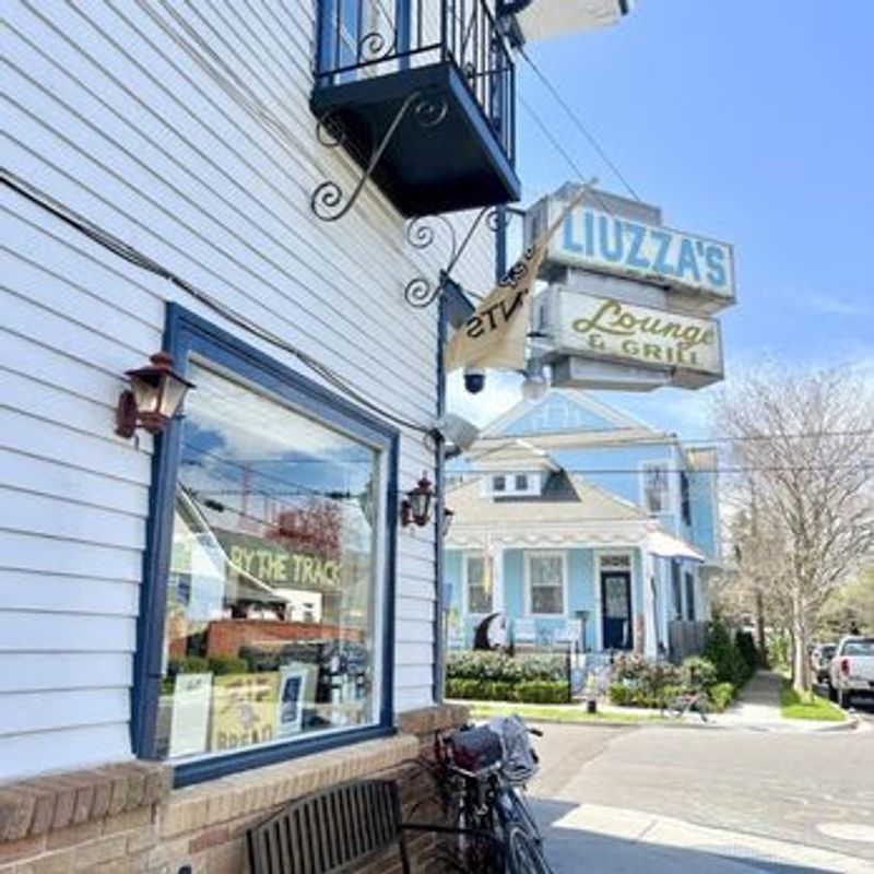 Liuzza's by the Track (Fairgrounds area)