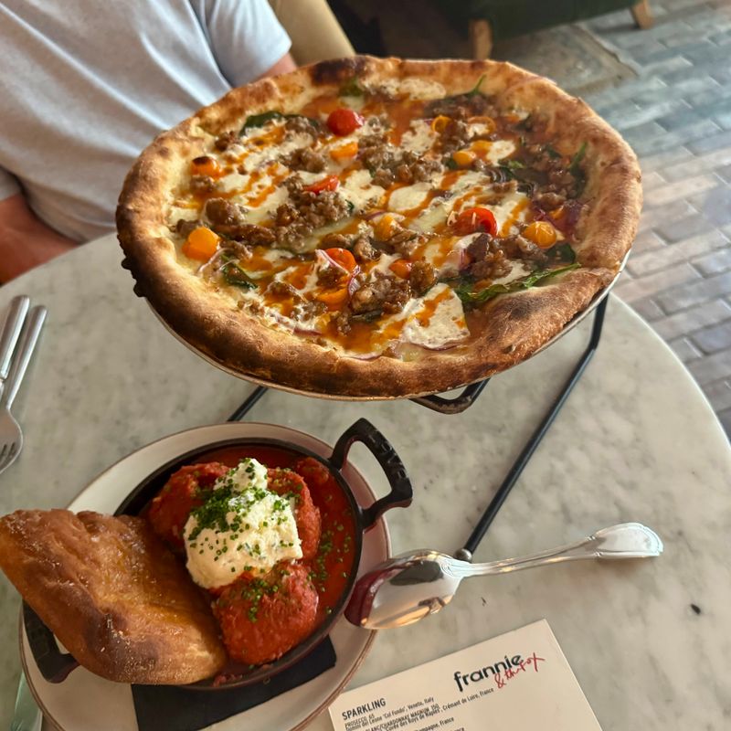 Frannie & The Fox – Charleston, SC