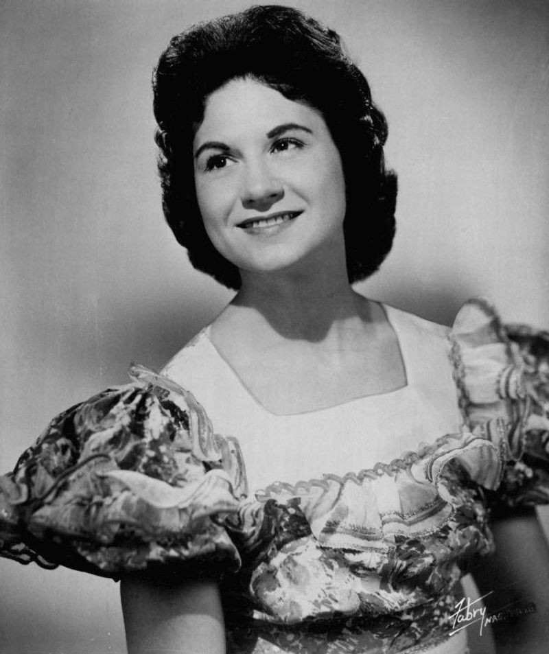 Kitty Wells — Female Pioneer