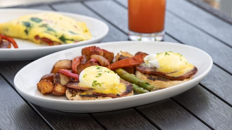 Coastal Brunch on Weekends