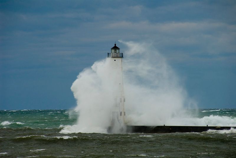 Snow and Gusty Winds Impact the Midwest and Great Lakes