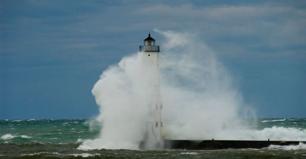 Potent Clipper Storm Races East, Setting the Stage for the Next East Coast Winter System