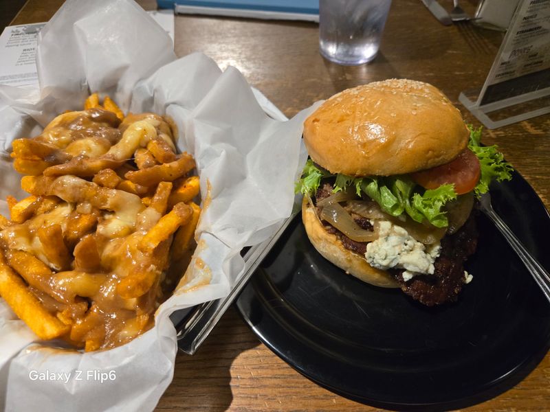Goat Cheese Poppers With Raspberry Sauce