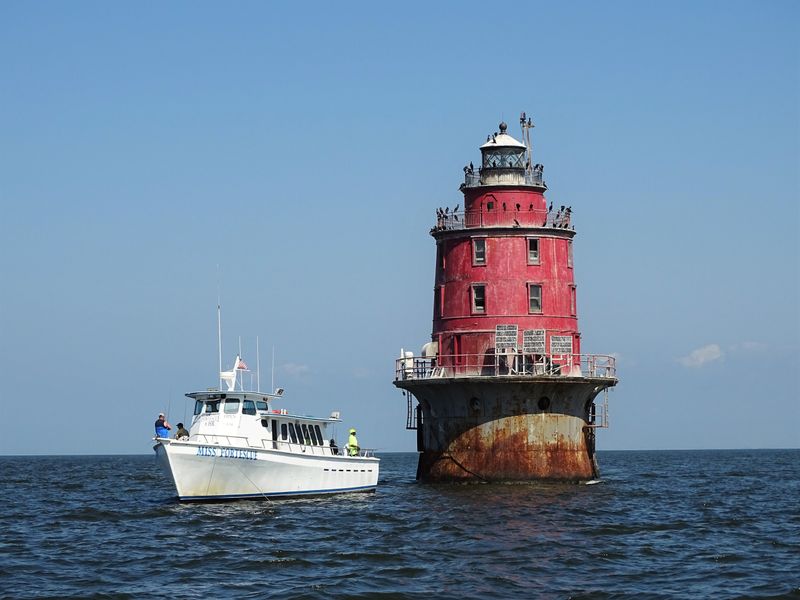 Still shining as an active aid