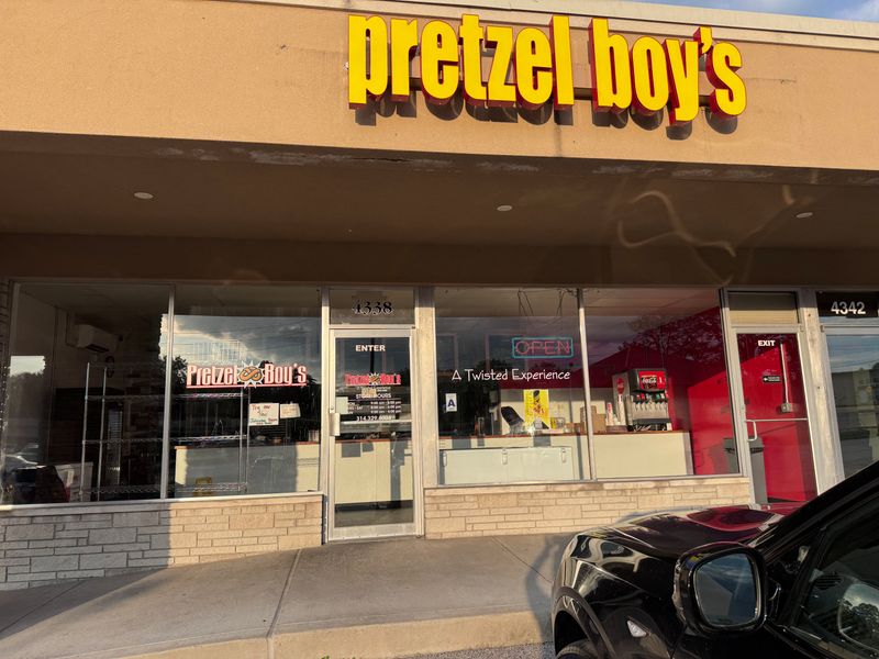 Pretzel Pretzel in Oakville / South County