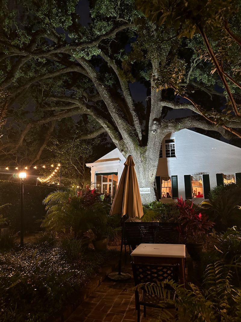 Lunch Versus Dinner Vibes