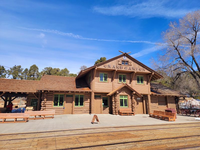 Classic American Comfort along the Grand Canyon Railway, Williams