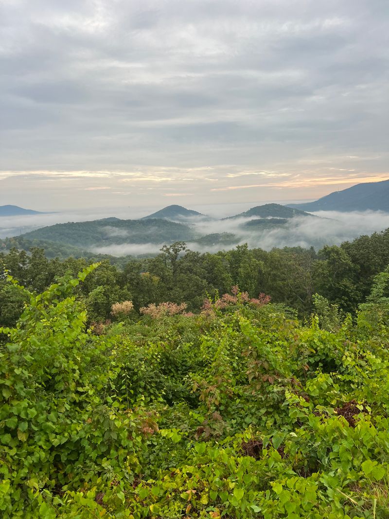 Gatlinburg, Tennessee, USA — Smoky Mountain Adventure Hub