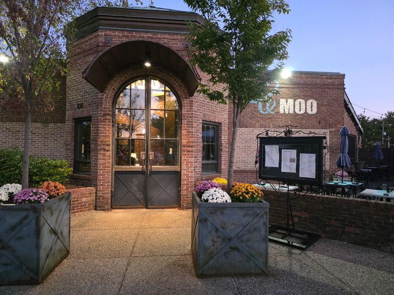 Neighborhood Context on Lexington Road