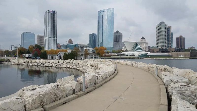 Location and Parking on the Lakefront