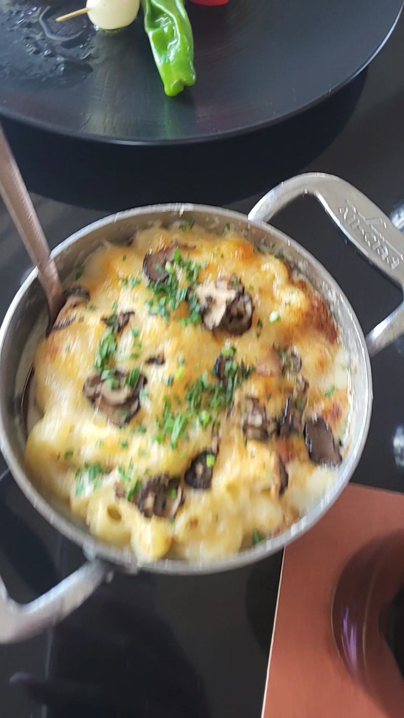 Truffle Mac And Cheese Spotlight