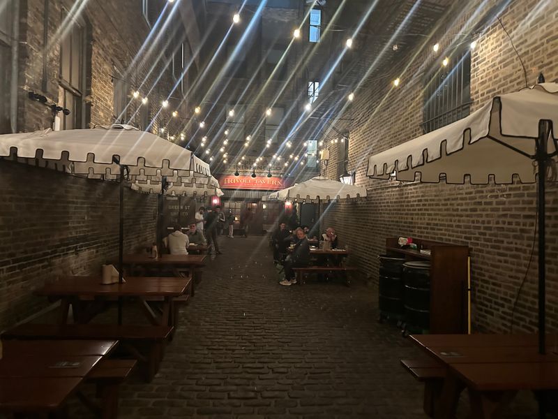 Late-Night West Loop Energy