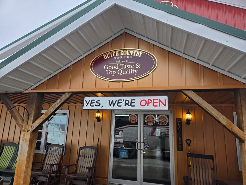 Dutch Country Market (Middlebury)