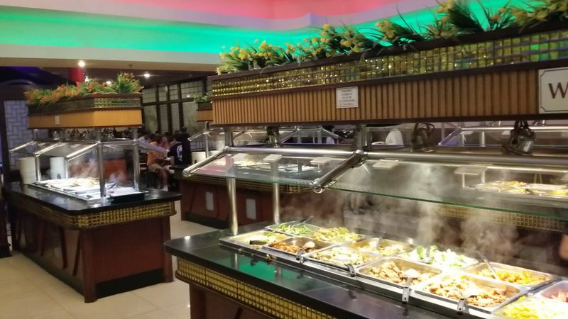 Hibachi Grill & Supreme Buffet – West Des Moines’ Variety & Flair