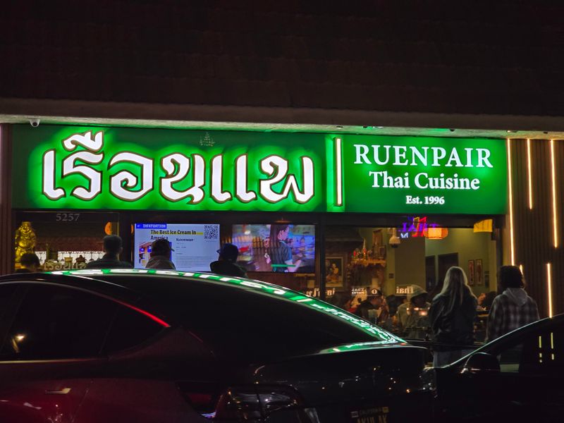 Ruen Pair (Los Angeles, Thai Town)