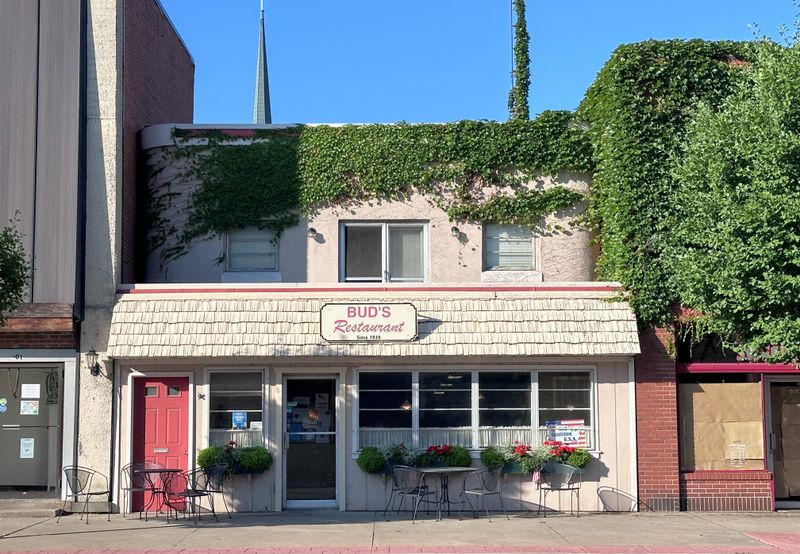 Bud's Restaurant (Defiance)
